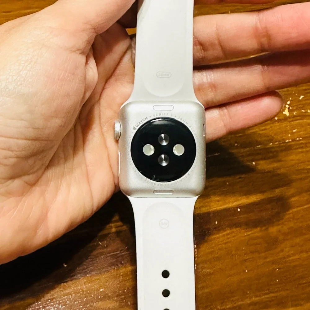 Apple Watch Series 3 Aluminum Case 38 mm With White Silicone Band size SM